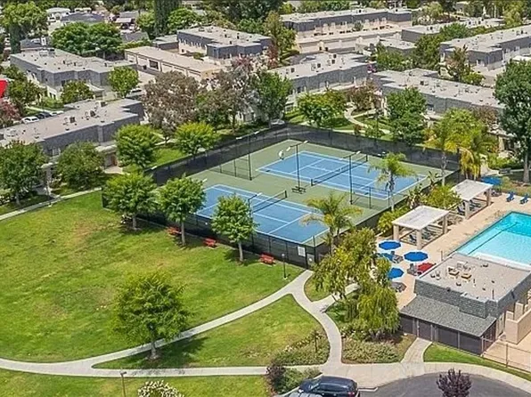 19142 Haynes St Unit 4, Reseda, CA 91335