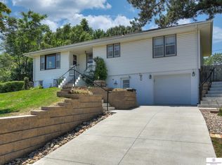 5552 N 33rd St, Omaha, NE 68111
