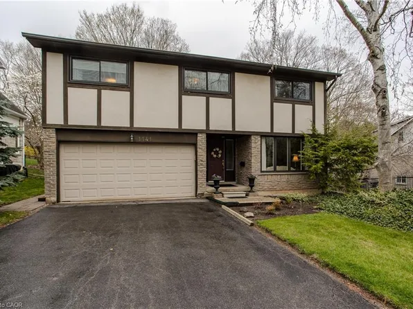 1141 Crofton Way, Burlington, ON L7P 3A8