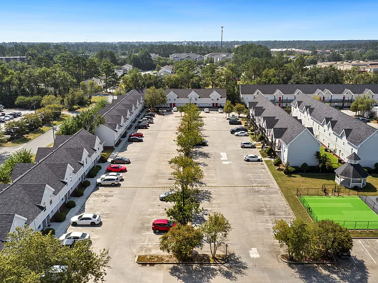 Latitude 30 Apartments — Photo 17