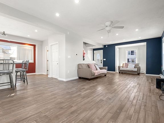 5th image of 35 Elmwood Ave