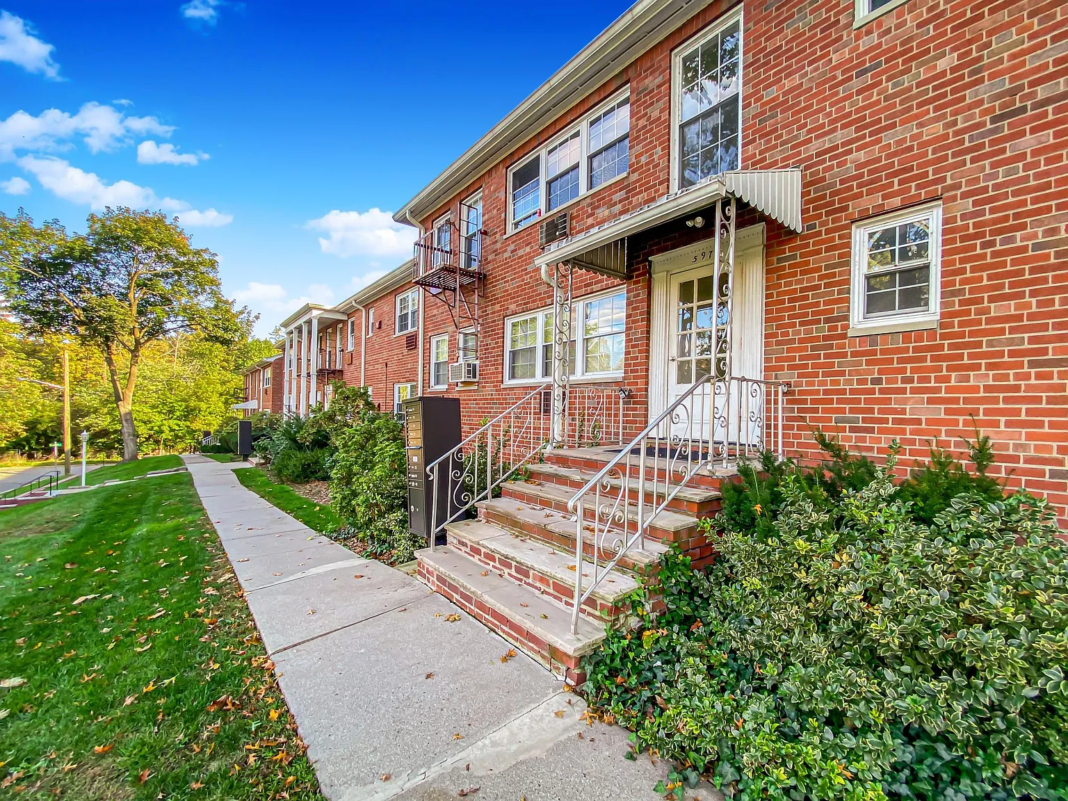 1 bed, 1500 sqft, $1,850 — Photo 1