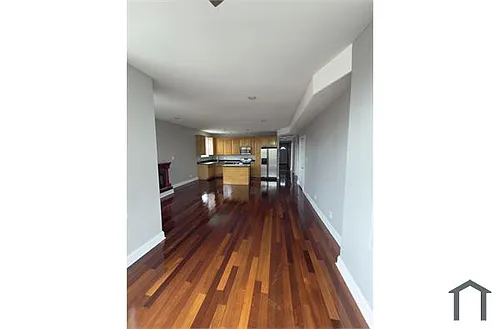 115 E 42nd St #3 Photo 1