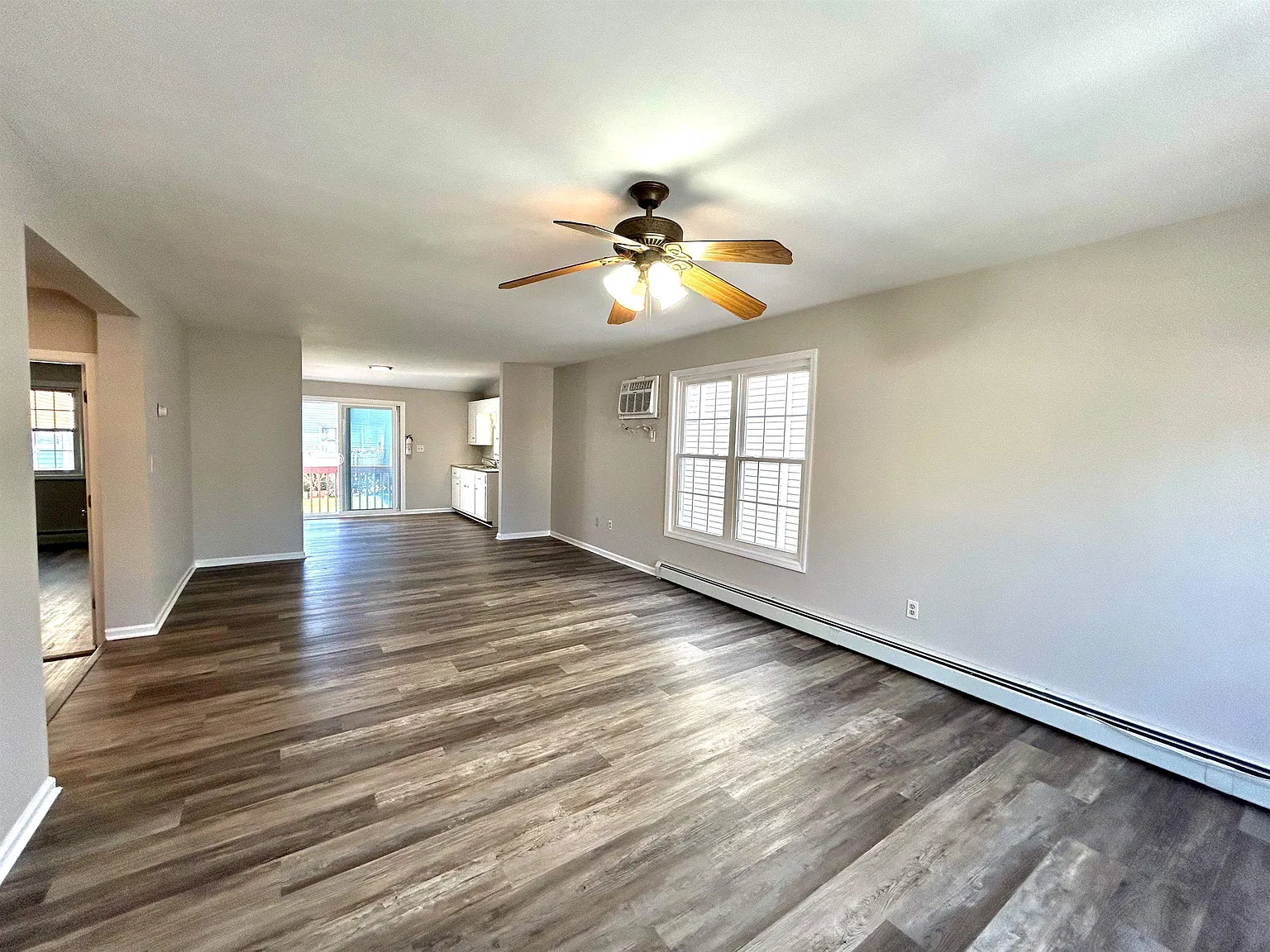 2 bed, 1.0 bath, $2,250 — Photo 2