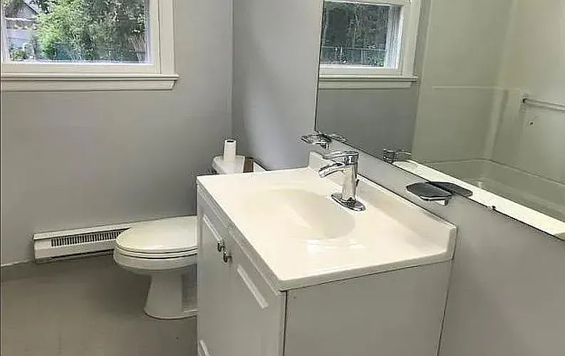 4 bed, 1184 sqft, $3,100 — Photo 4