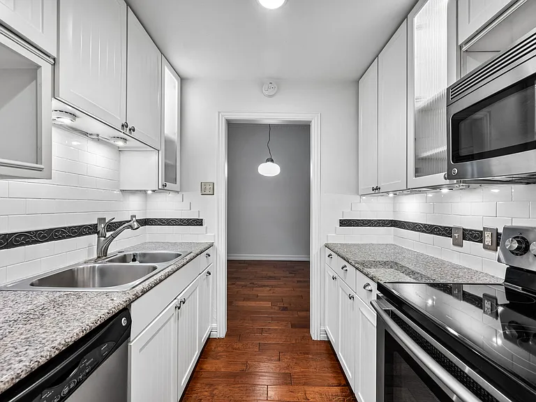4334 Buena Vista St #A — Photo 12