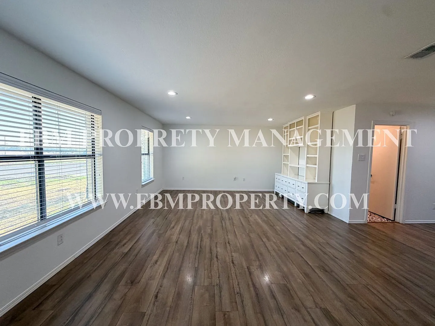 616 E. Avenue E - Beautiful 3 Bedroom, 2 Bathroom Home in Midlothian, TX! — Photo 4