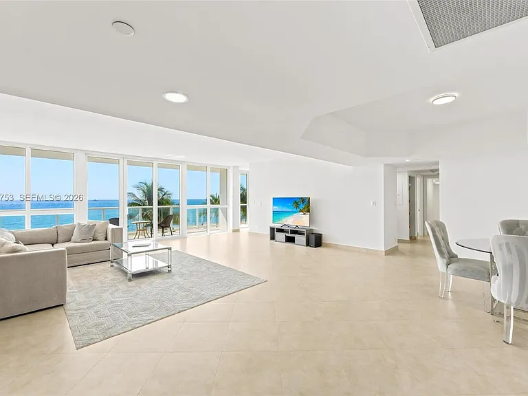 16485 Collins Ave #WS6C — Photo 3