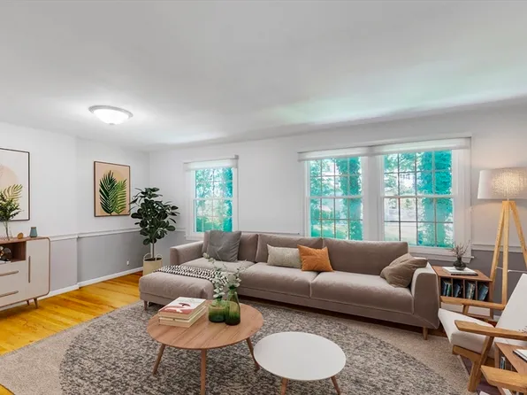 2 Glenbrook Ln APT 13, Arlington, MA 02474