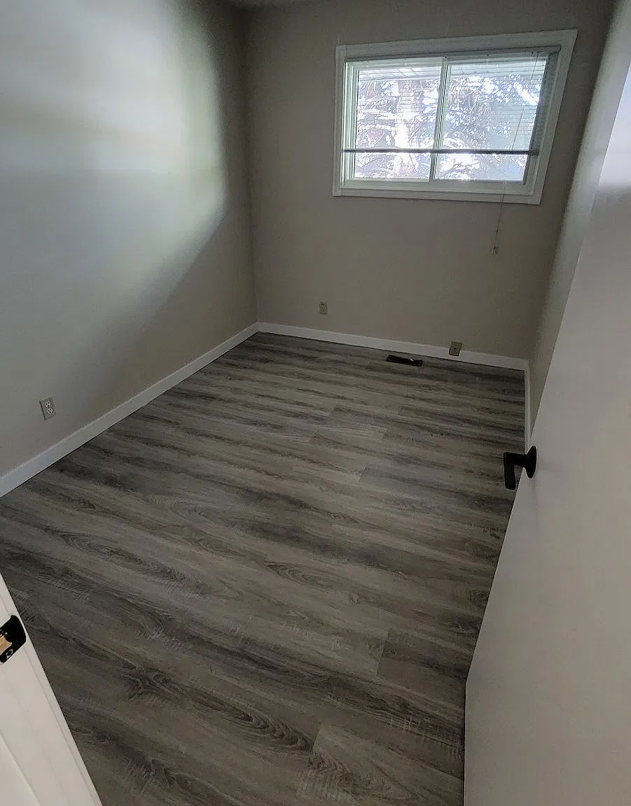 Clean and Spacious 3+1 Bedroom, 2-Bath House in Penbrooke Meadows — Photo 3