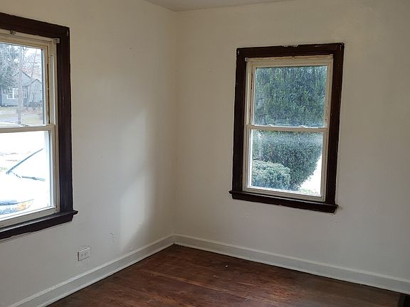4th image of 838 S Martin Luther King Jr Ave