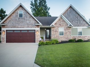 7809 Logan Dr, Yorktown, IN 47396