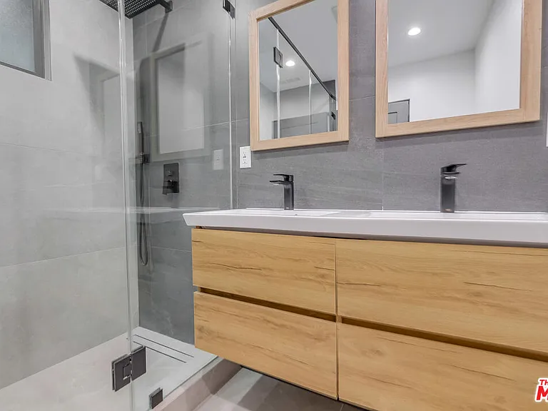 5715 Corteen Pl — Photo 15