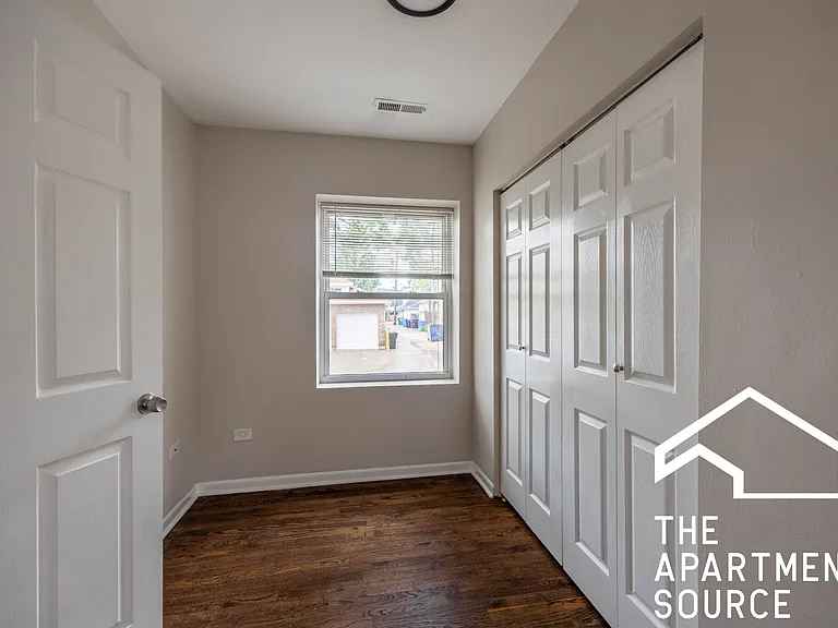 3524 W Grace St #1W — Photo 6