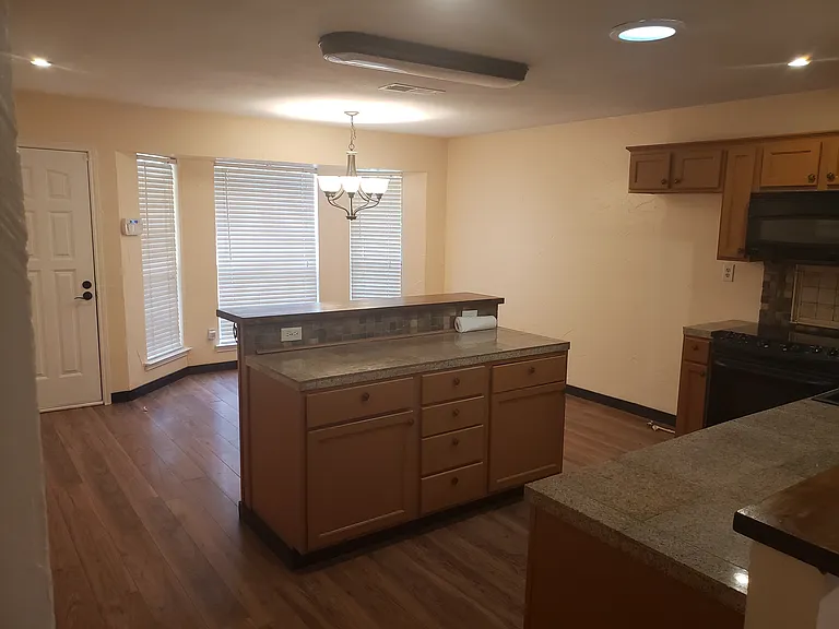 508 Tarragon Ln — Photo 16
