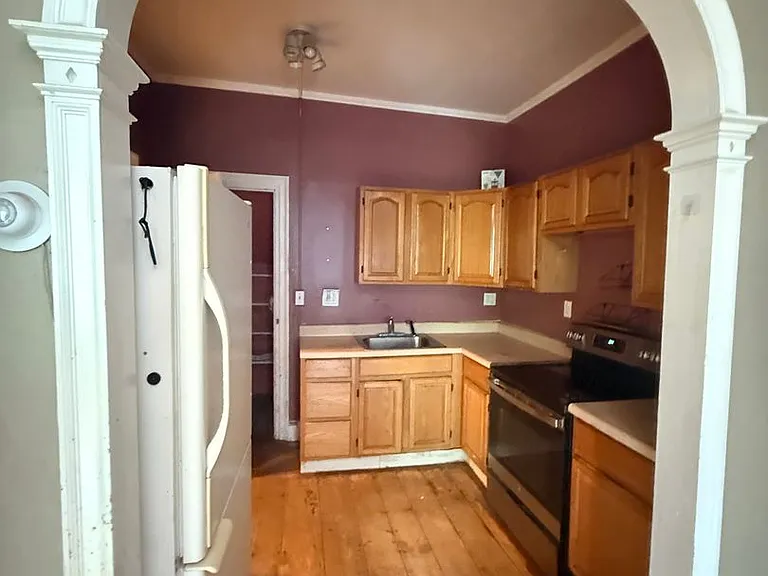 102 S Main St — Photo 4