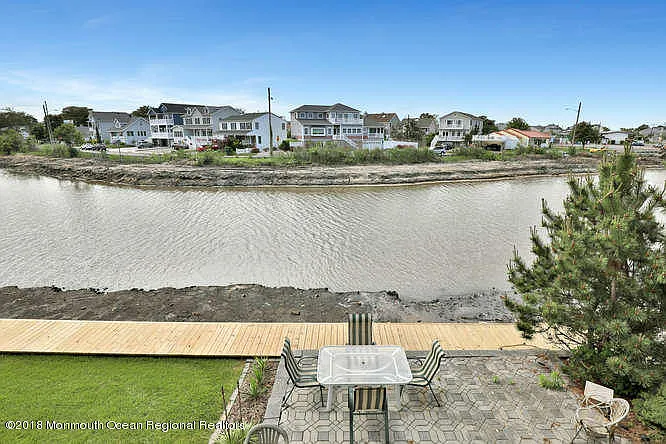 127 Trenton Ave — Photo 26