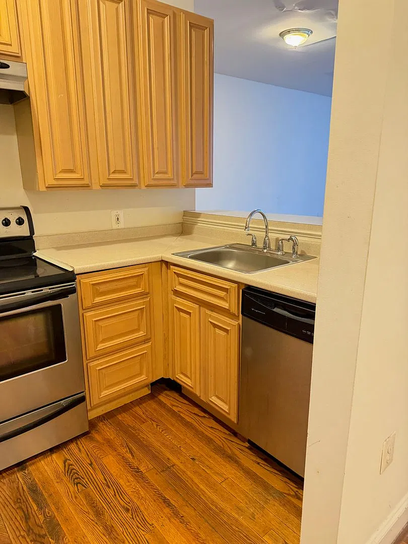 Large One Bedroom Mt. Vernon with Washer/dryer — Photo 2