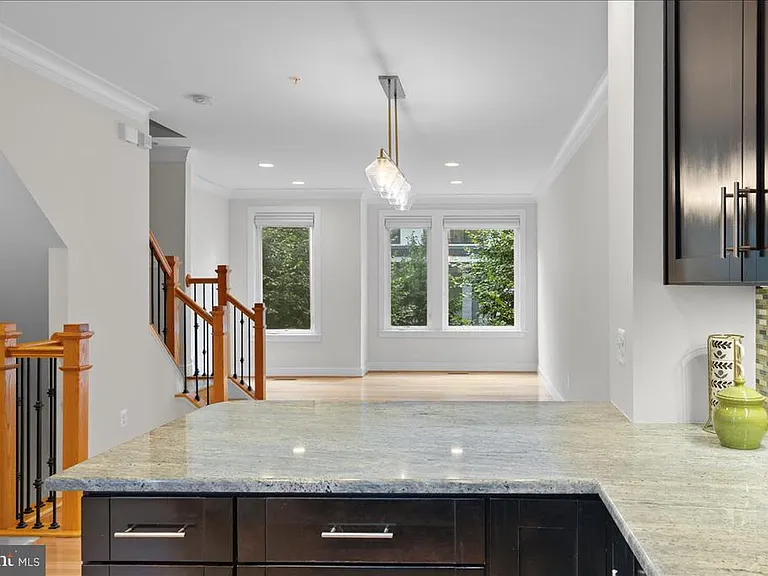 2916 Penny Ln — Photo 12
