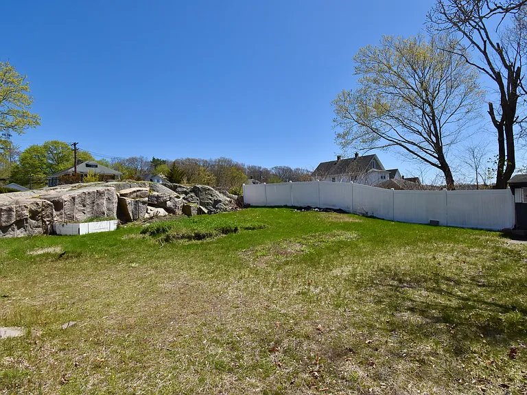210 High St — Photo 4