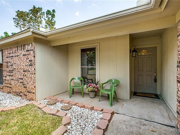 4th image of 6003 Maple Springs Dr