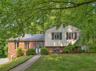 5015 Graphic Dr, Gibsonia, PA