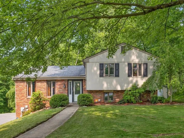 5015 Graphic Dr, Gibsonia, PA 15044