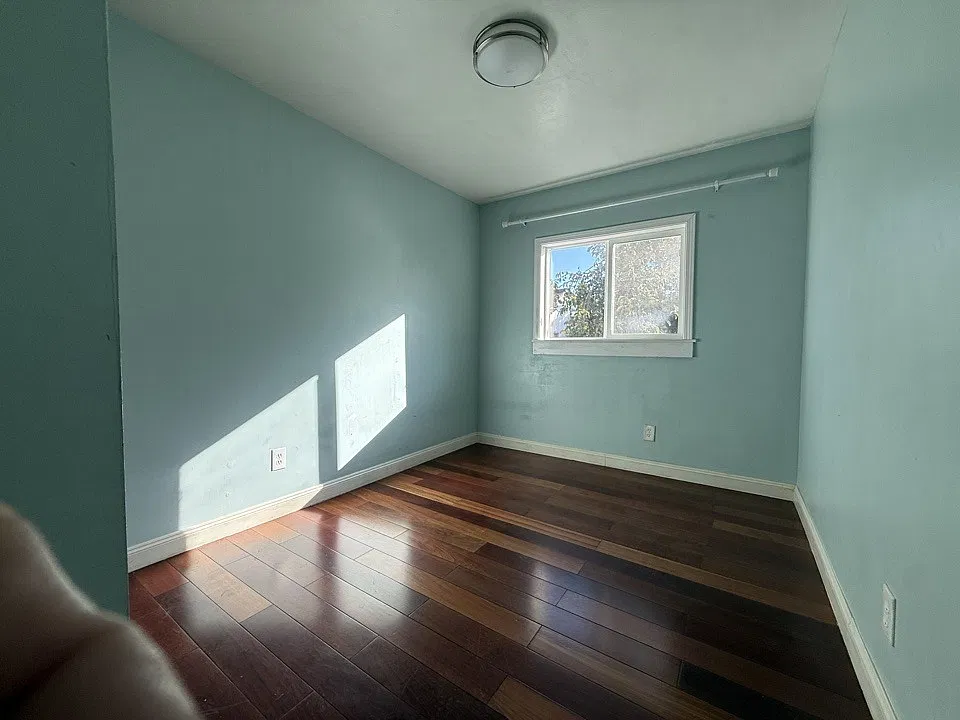 3 bed, 1487 sqft, $3,300 — Photo 2
