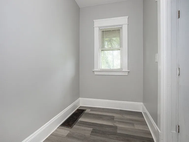 3910 Carlyle Ave — Photo 13