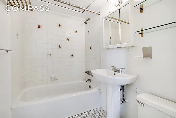 Rented by Compass | media 28