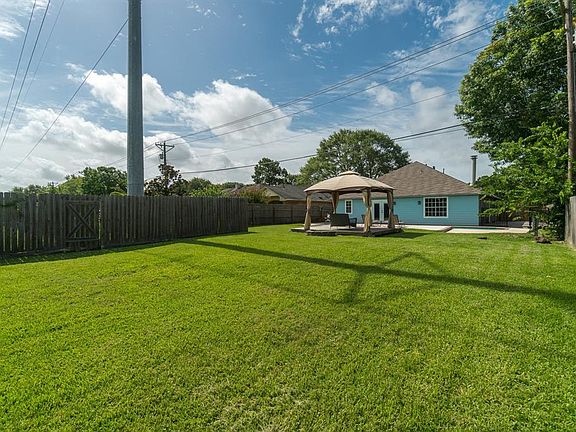 2nd image of 2218 Aberdeen Dr