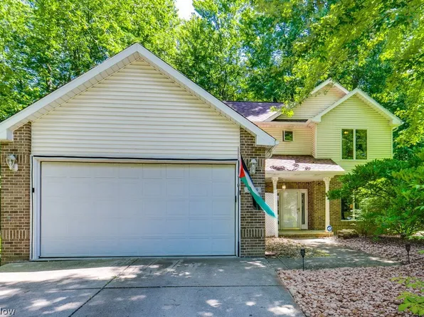 5209 Orchard Ln, North Ridgeville, OH 44039