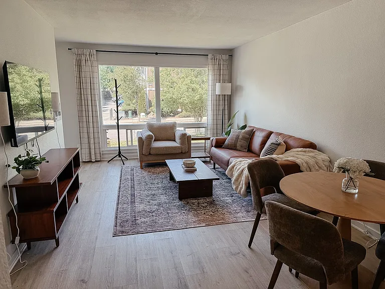 2220 S 8th St — Photo 12