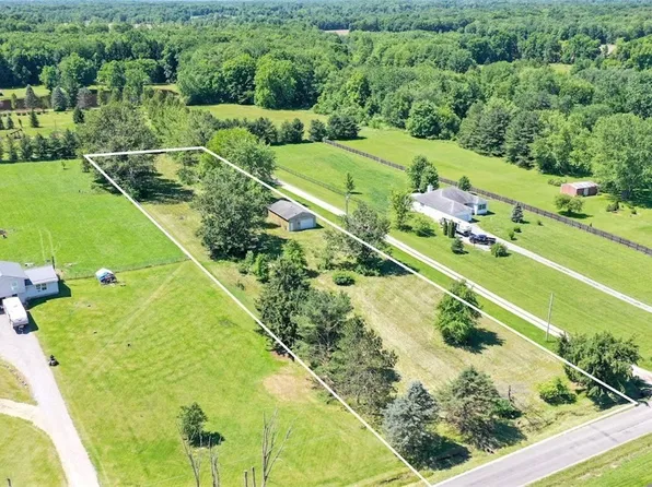 8244 Gotham Rd, Garrettsville, OH 44231