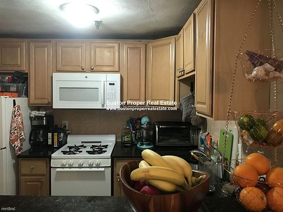 16 Hereford #3 Boston - Back Bay Unit Photo 9