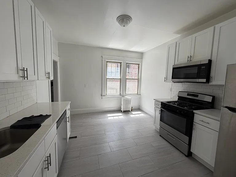 Brinkerhoff Ave — Photo 2
