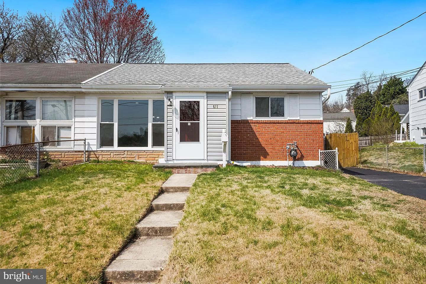 611 Blandford St photo 1
