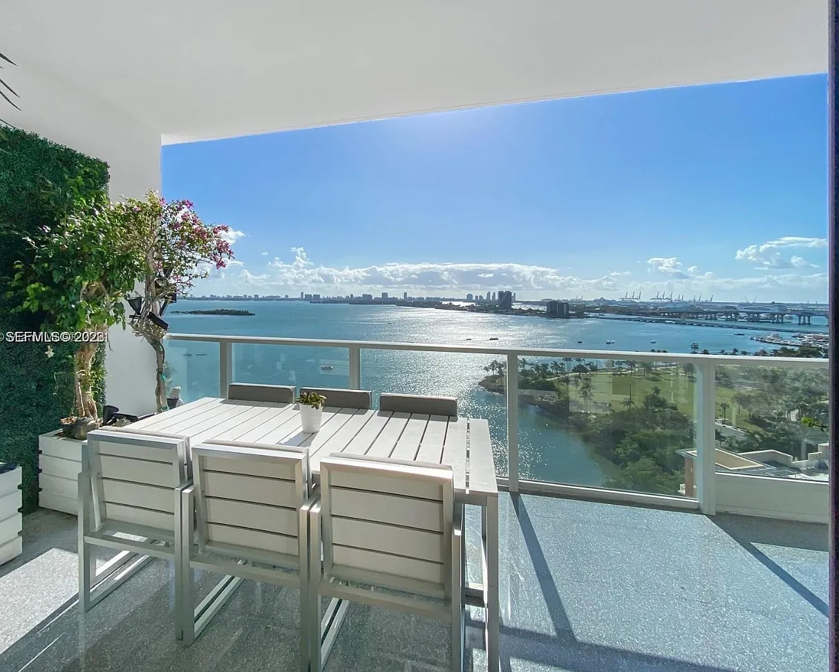 2 bed, 2.5 bath, 1666 sqft, $8,950 — Photo 1