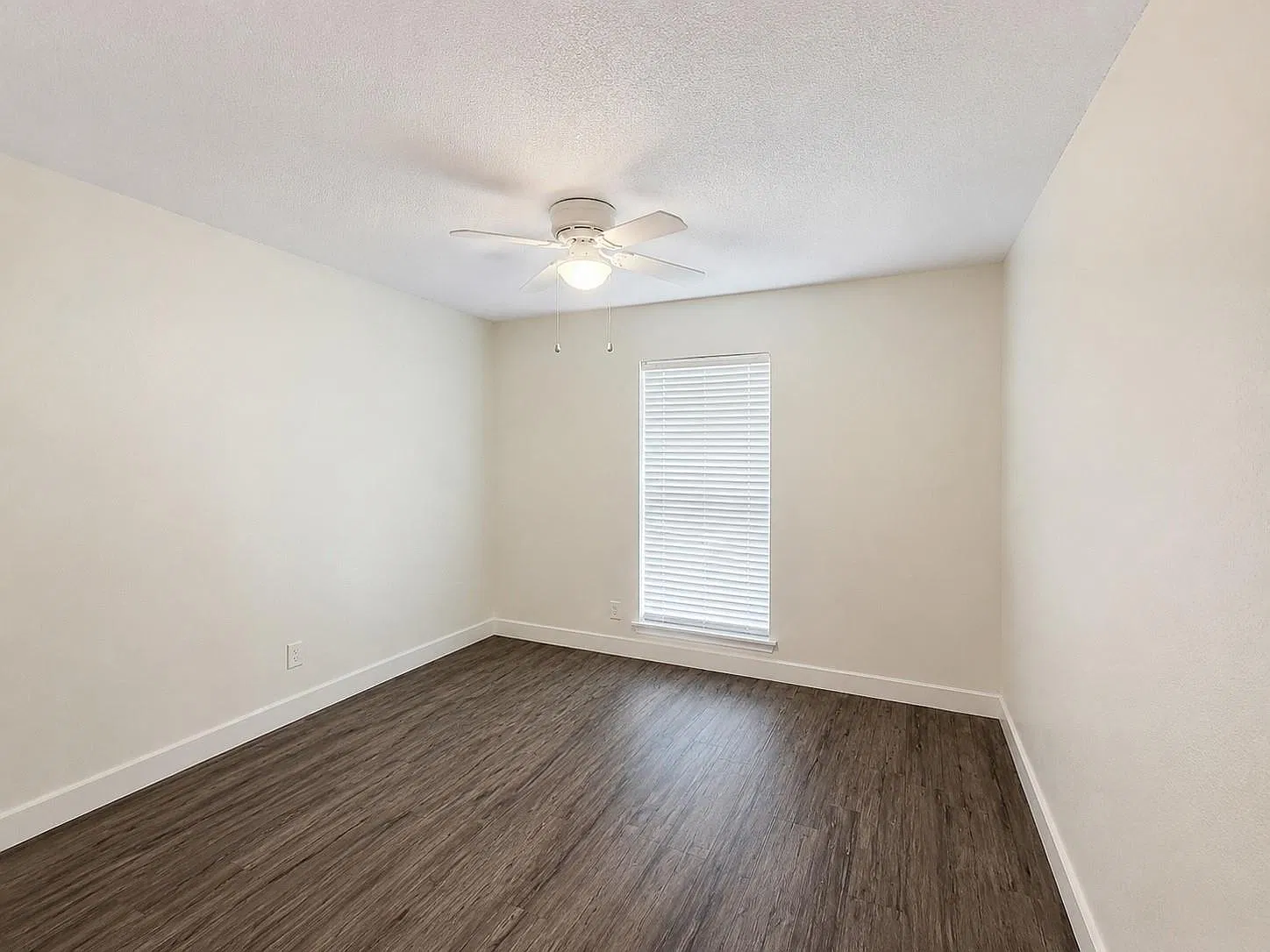 2 bed, 1.0 bath, 912 sqft, $1,450 — Photo 4