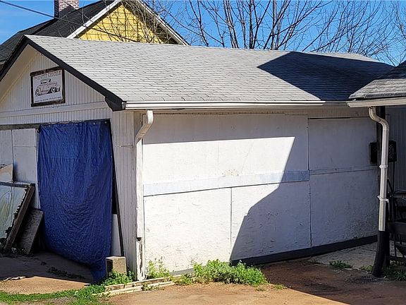 2nd image of 223 2nd St