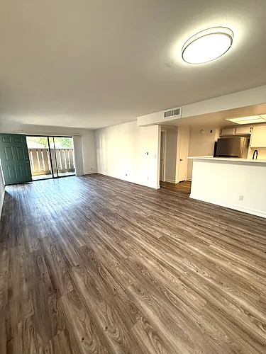 Floor plan 2 Bed 2 Bath New Appliances Close to Parking