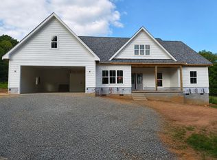 21 S Pointe Shore Dr, Moneta, VA 24121