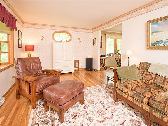 4th image of 5460 Maelou Dr