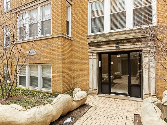 2nd image of 536 W Belmont Ave #5-1S