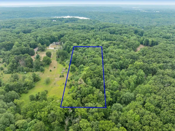 13283 Beckwith Dr NE, Lowell, MI 49331