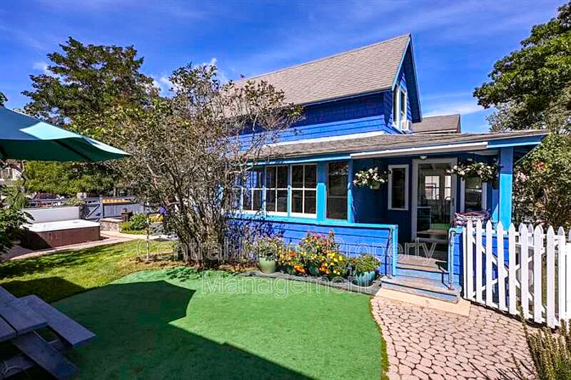 2 bed, 1.0 bath, $2,900 — Photo 4