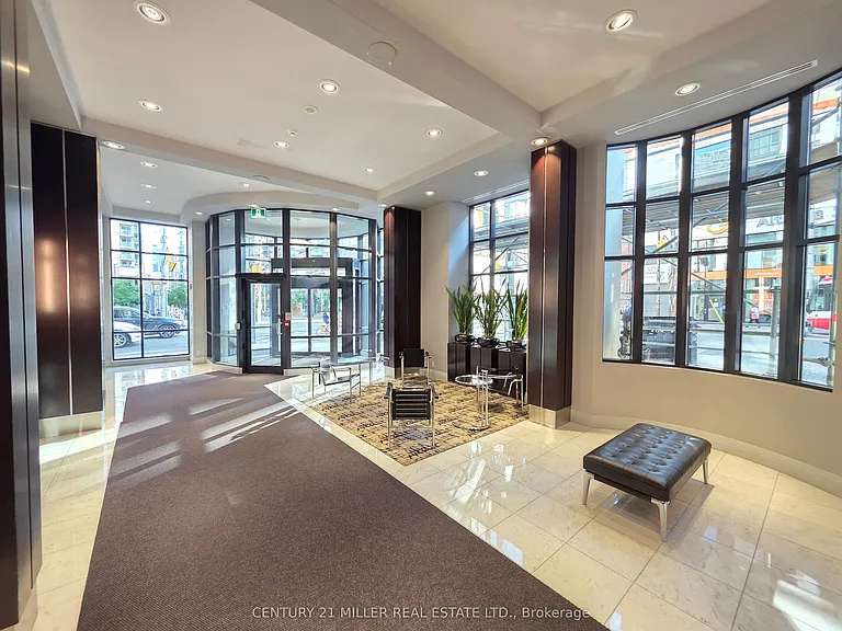 801 Bay St #202 — Photo 23