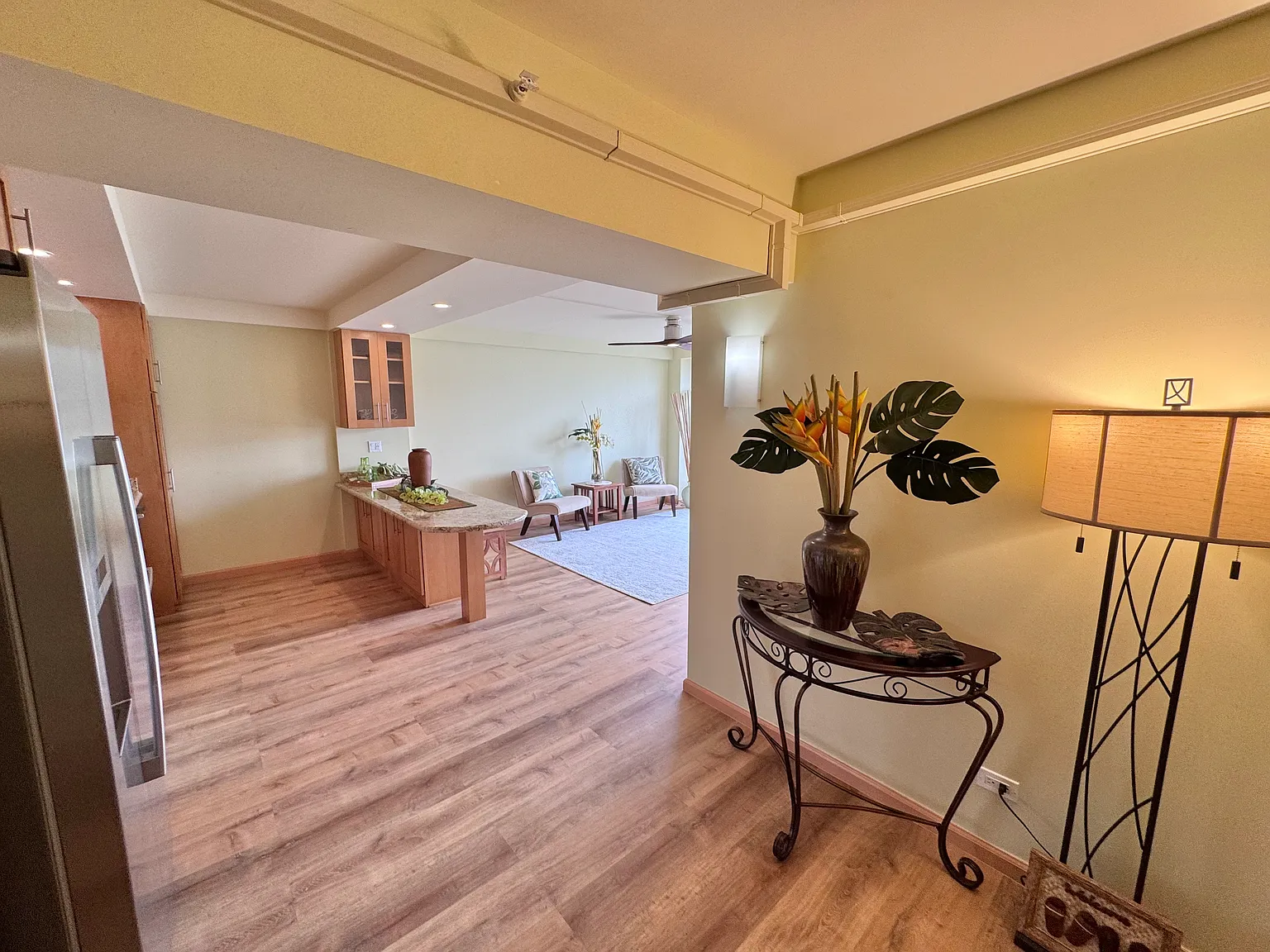 2 bed, 831 sqft, $4,200 — Photo 2