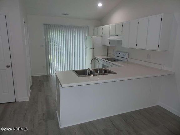 3rd image of 1018 Wesley Ln #B