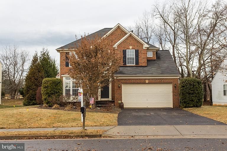 1st image of 906 Riverdale Cir